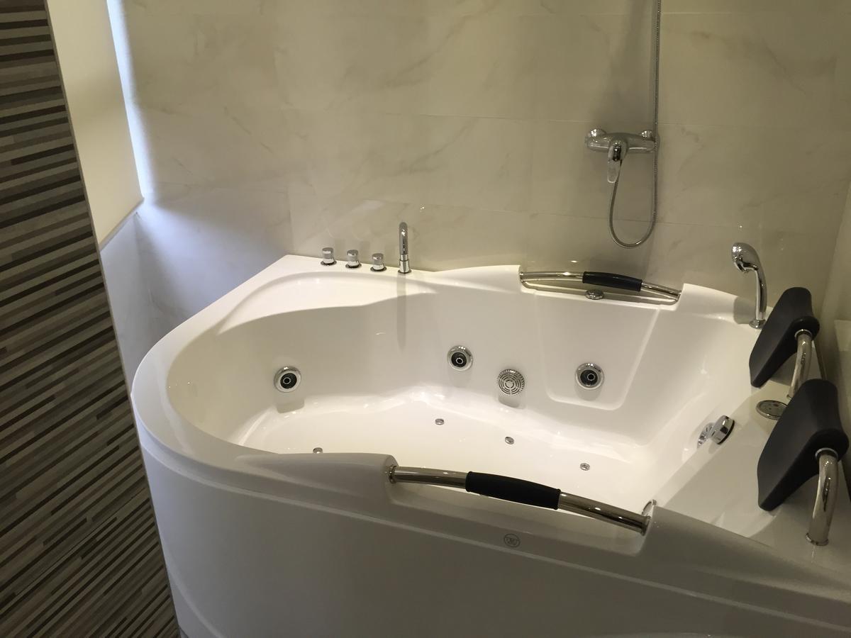 Aphrodite Hotel Ţabarjā 외부 사진