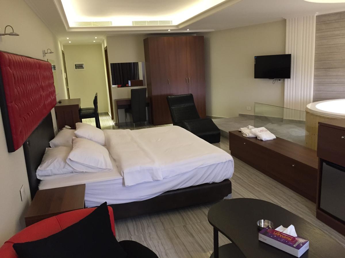 Aphrodite Hotel Ţabarjā 외부 사진