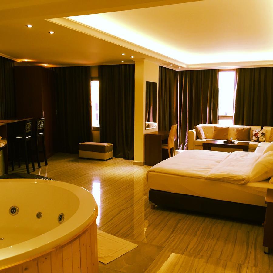 Aphrodite Hotel Ţabarjā 외부 사진